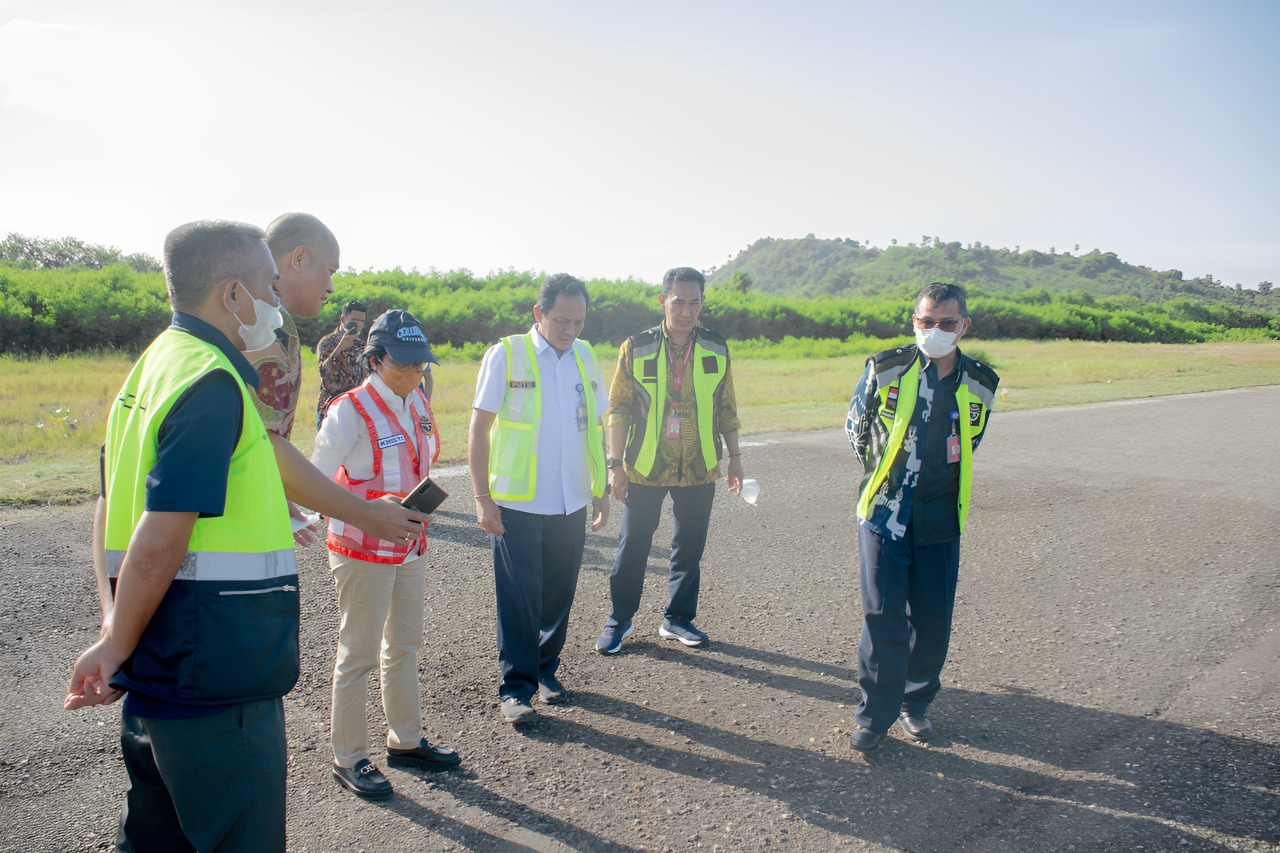 Gambar Artikel Bandara Komodo Bersiap Sambut Pelak...